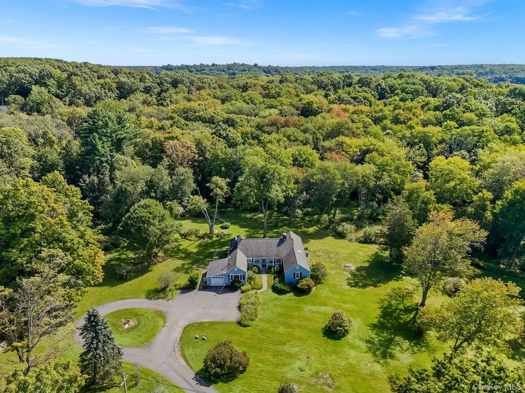 267 Salem Road, Pound Ridge