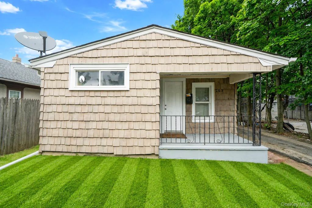 263 Valcour Avenue, Uniondale