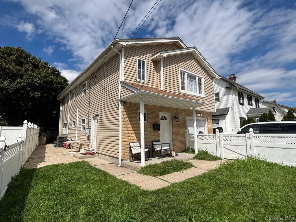 93 Peters Avenue, Hempstead