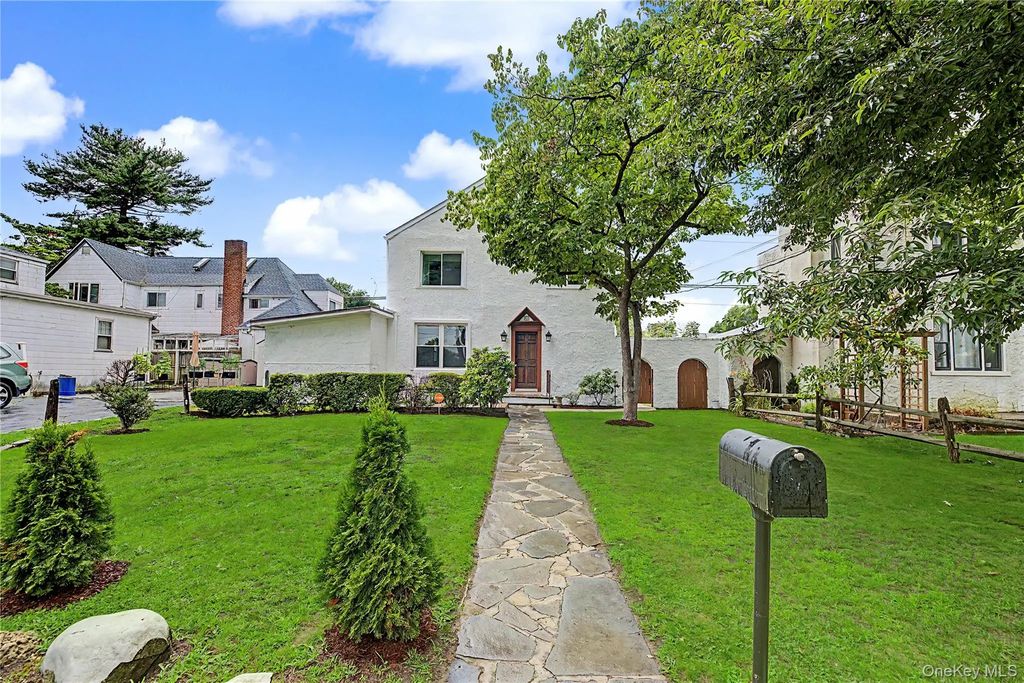 25 Longmeadow Road, Yonkers
