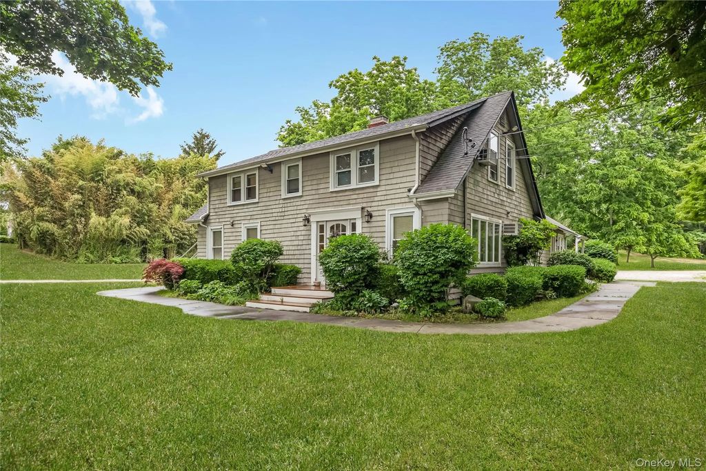 645 Middle Country Road, Middle Island