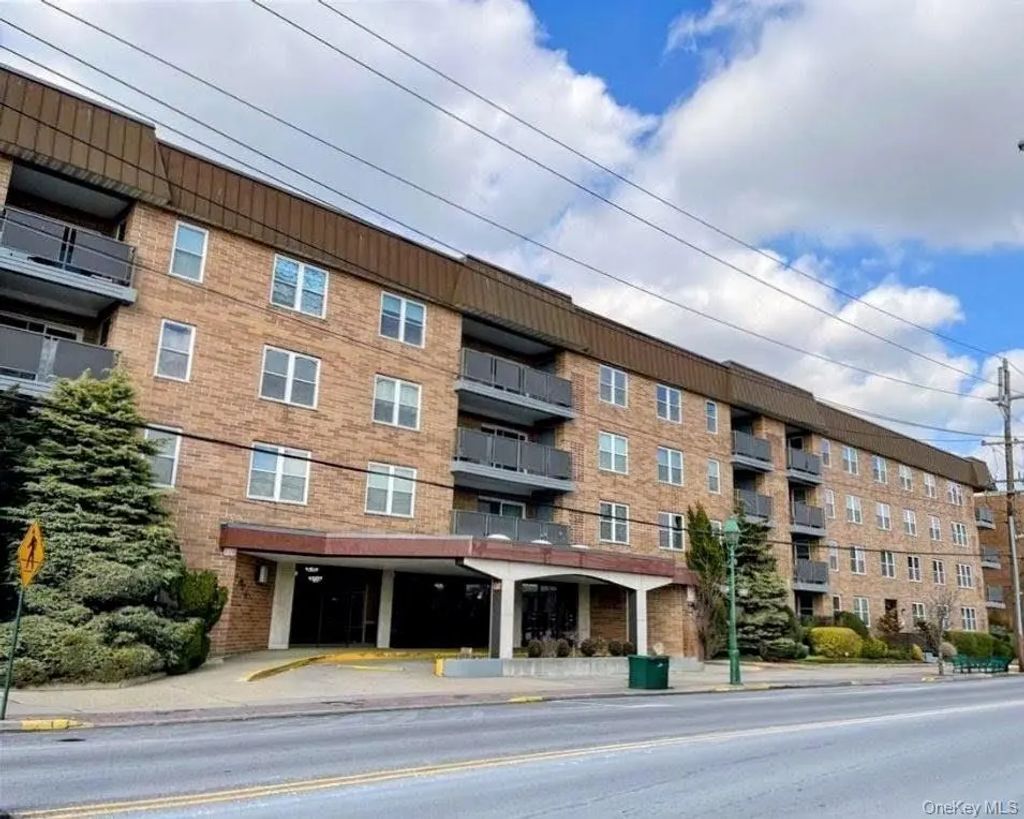 360 Central Avenue # 415, Lawrence