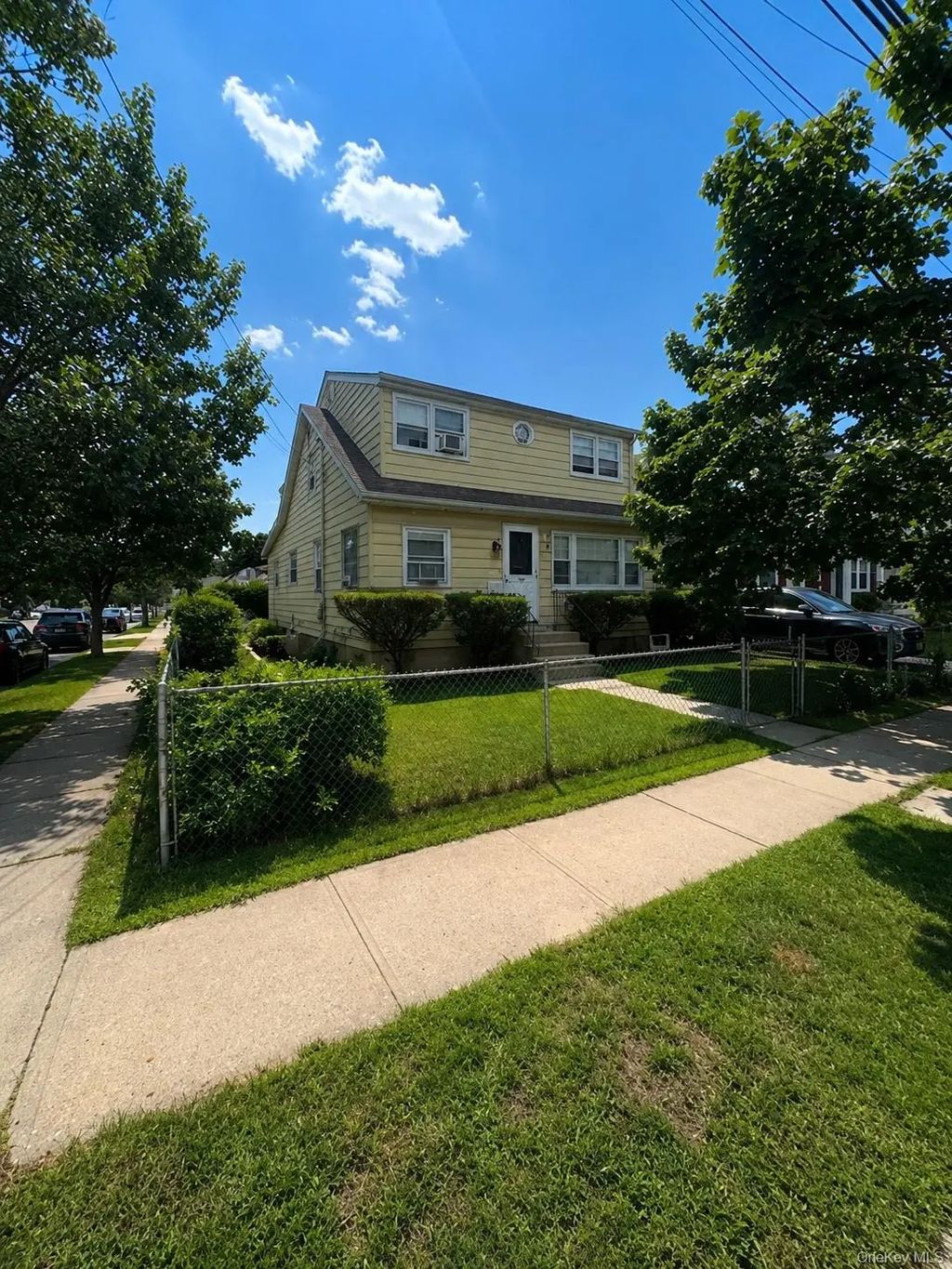 801 Oak Street, Bellmore