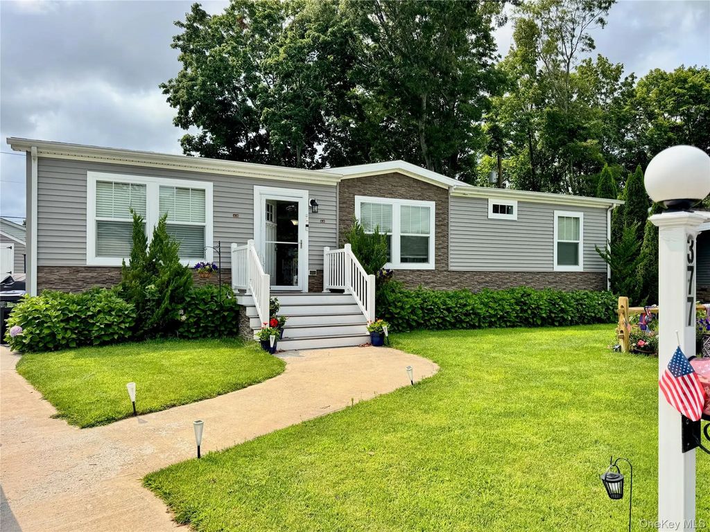 1661 Old Country Road # 377, Riverhead