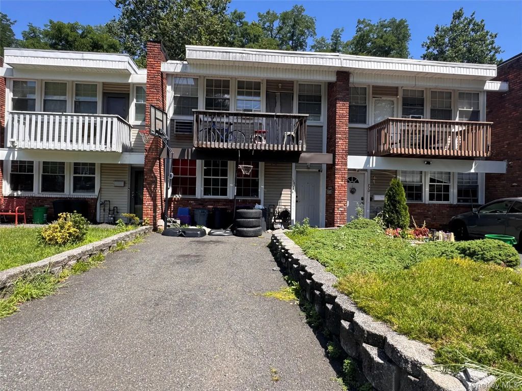 108 Halgren Crescent, Haverstraw