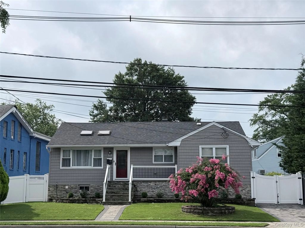 311 Atlantic Avenue, Freeport
