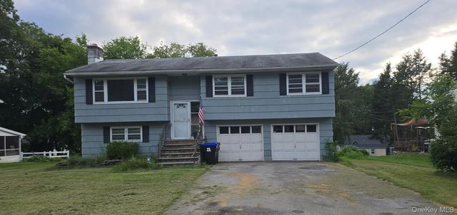14 Bellmore Drive, Poughkeepsie