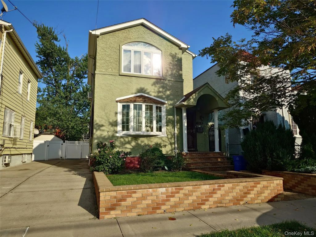 138-23 233rd Street, Rosedale