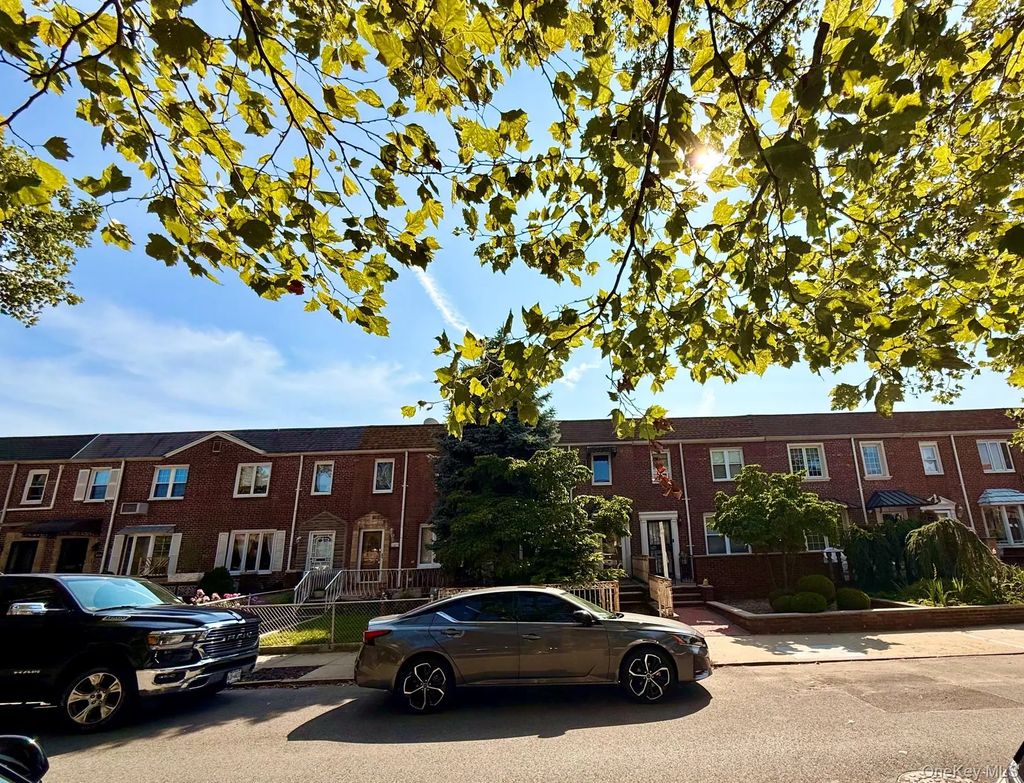 6354 77th Street, Middle Village