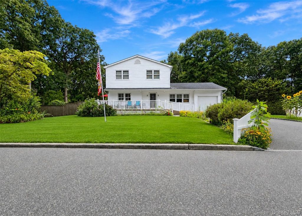 8 Virginia Drive, Medford