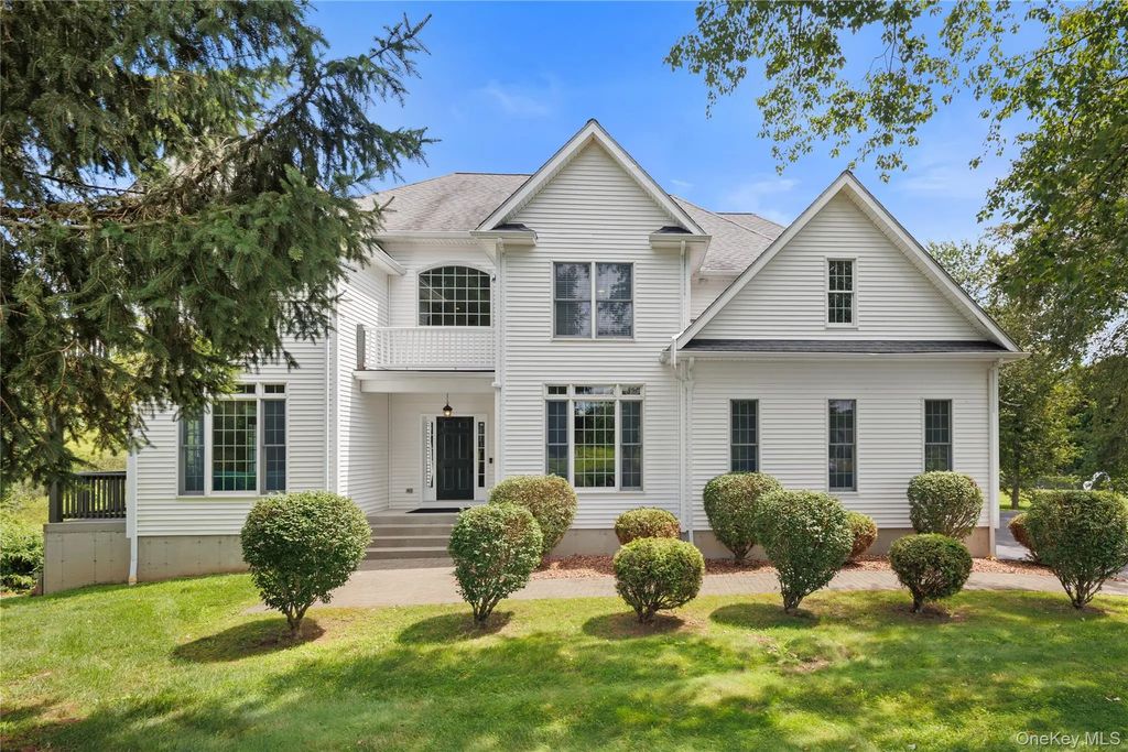 26 Mill Farm Lane, Brewster
