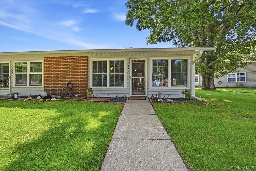232 Blackpool Court # F, Ridge