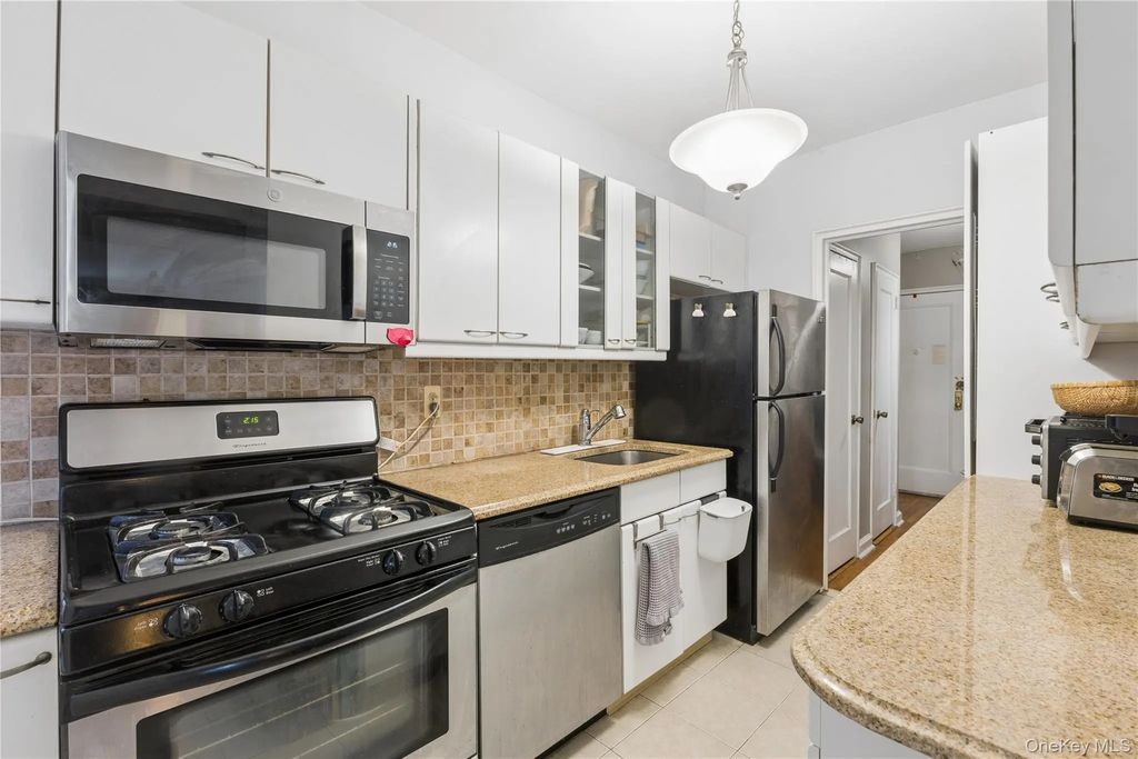 123-35 82 Road # 5m, Kew Gardens