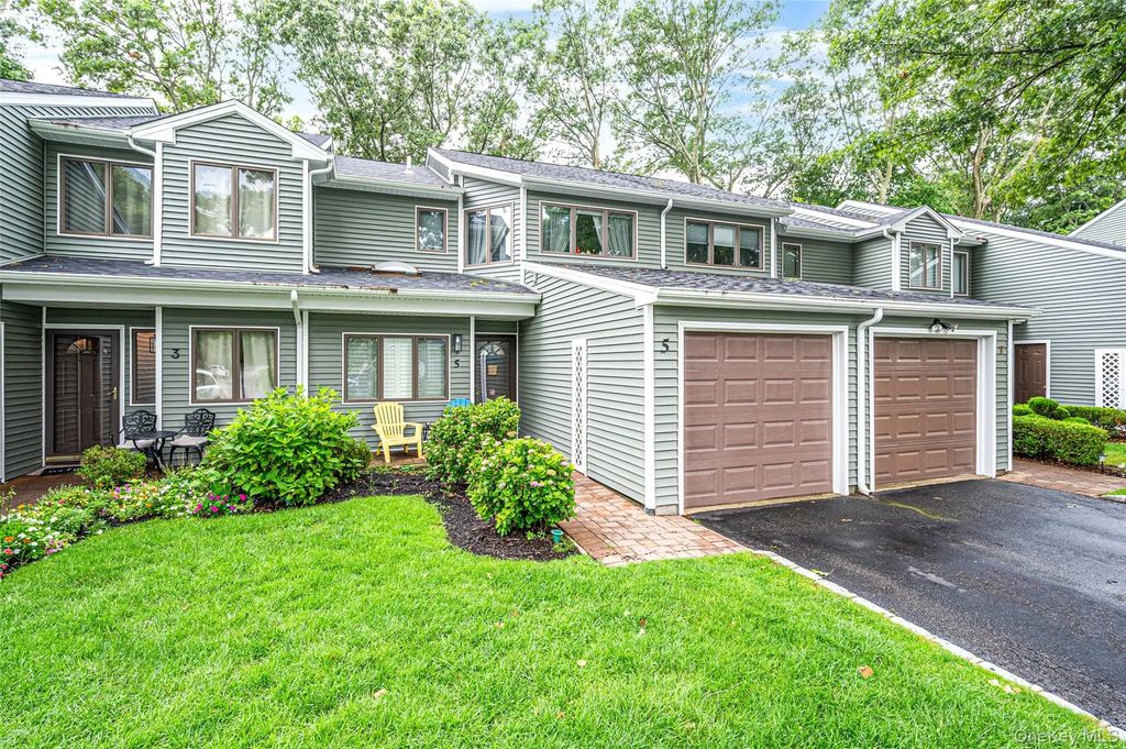 5 Jeremy Circle, Nesconset