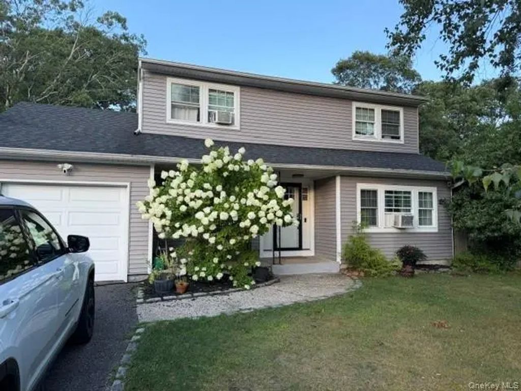 282 W End Avenue, Shirley