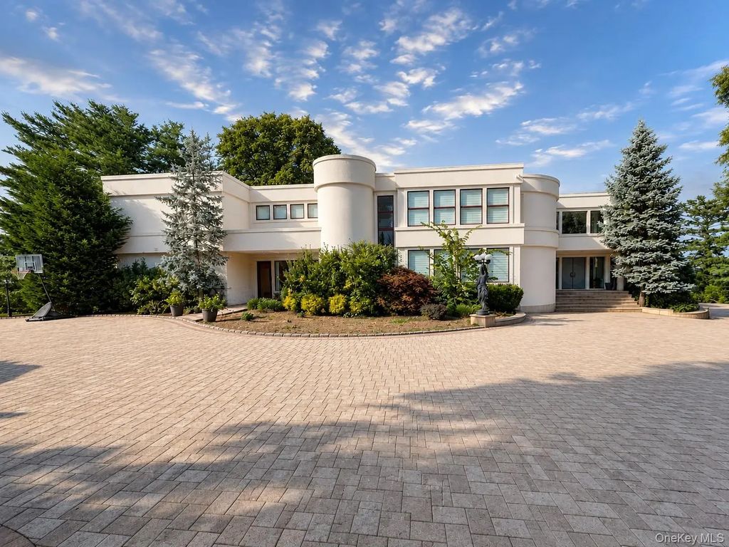 9 Dock Lane, Great Neck