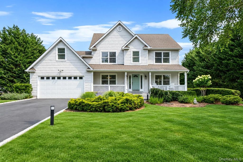 26 River Avenue, Eastport