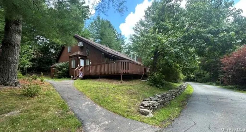 5 Lakeview Terrace, Monticello