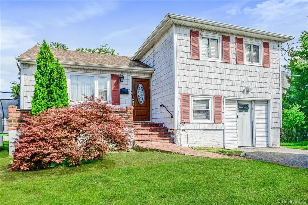 30 Cheshire Road, Inwood