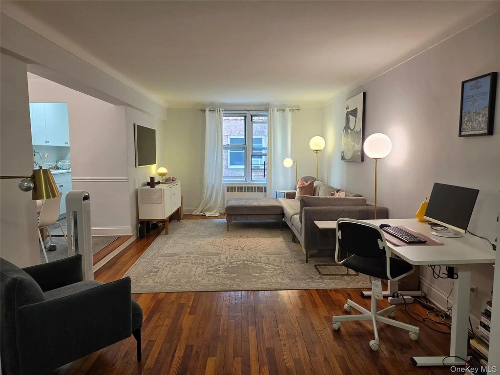 67-12 Yellowstone Boulevard # B15, Forest Hills