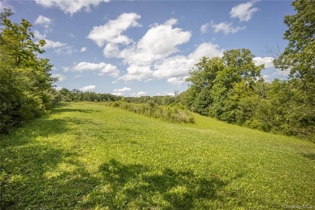 147 Lauer Road, Poughkeepsie