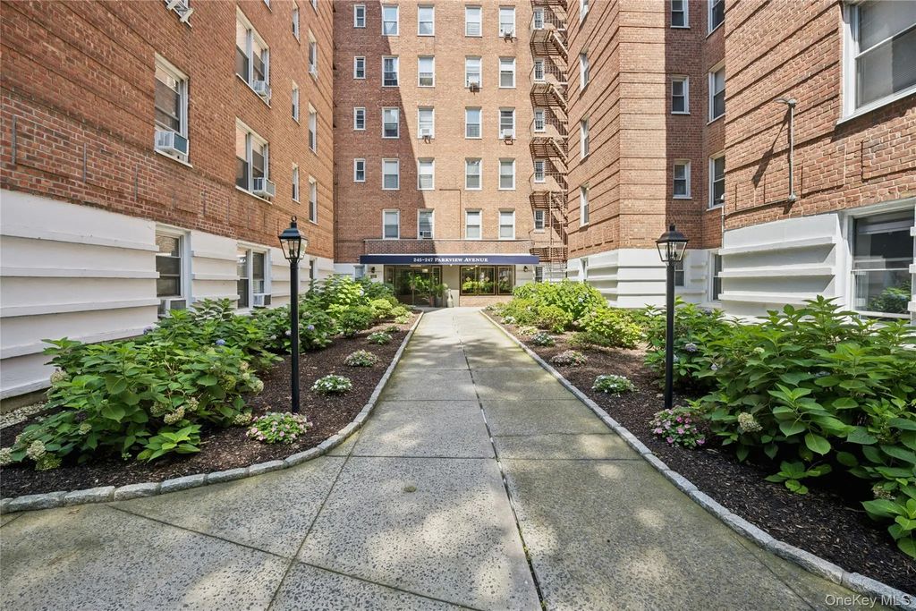 247 Parkview Avenue # 3p, Bronxville