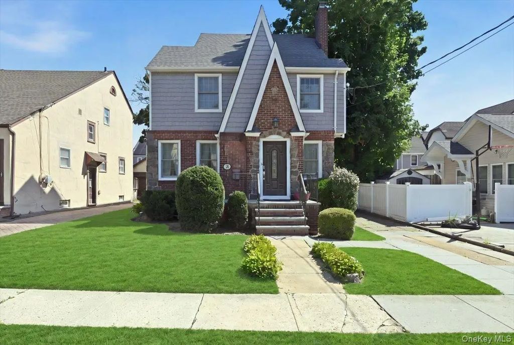 243 Spruce Street, West Hempstead