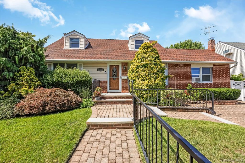 2671 7th Avenue, East Meadow