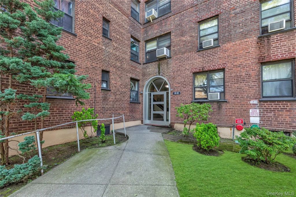 141-16 25th Road # 2c, Flushing