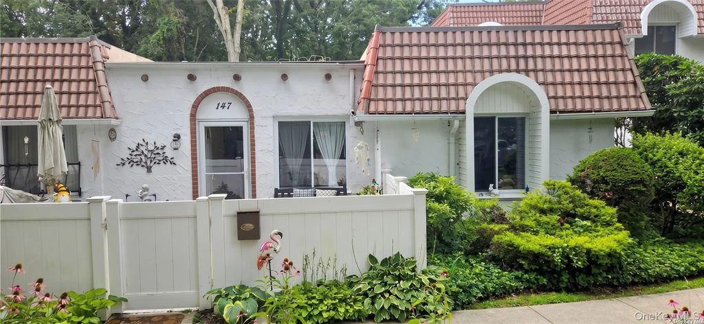 147 Birchwood Road # 147, Medford