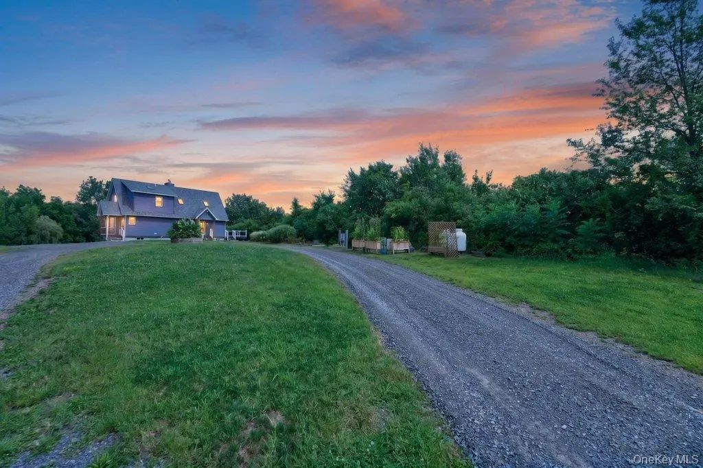 2640 State Route 203 # Stop 1, Kinderhook