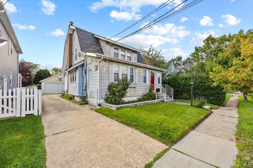 42 N Corona Avenue, Valley Stream