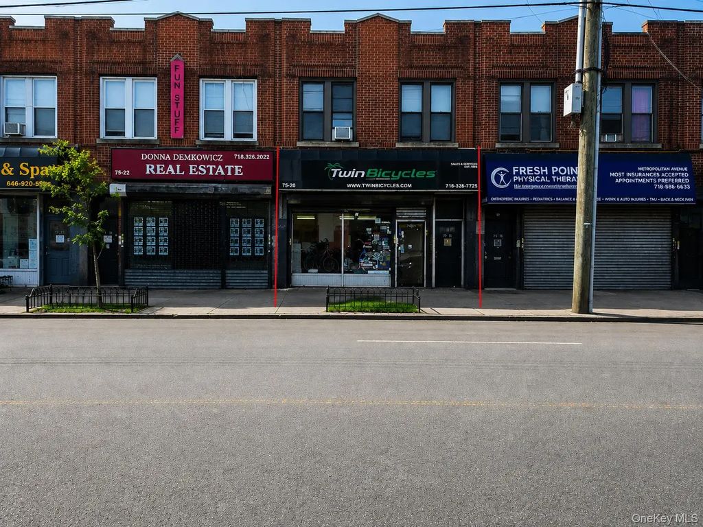 75-20 Metropolitan Avenue, Middle Village