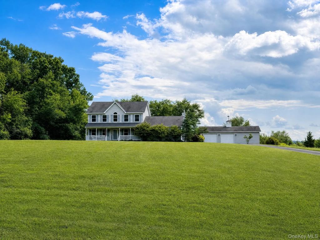 11 Old Dominion Road, Blooming Grove