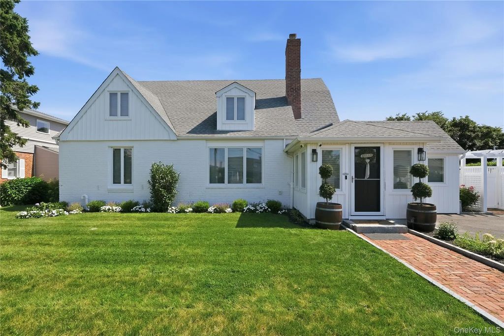 57 Girard Avenue, Bay Shore