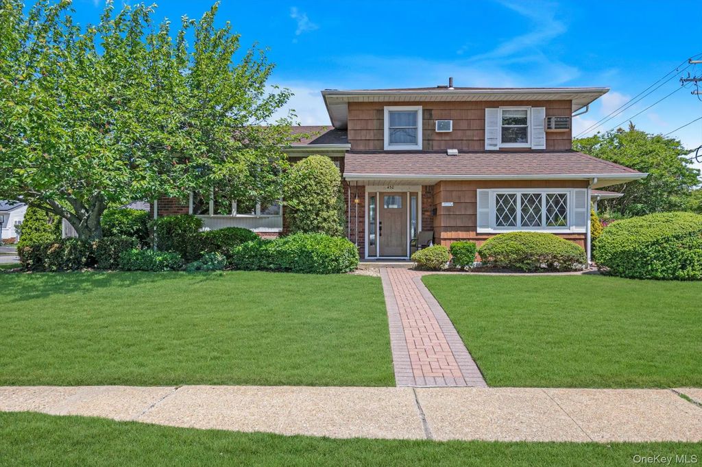 430 Violet Street, Massapequa Park