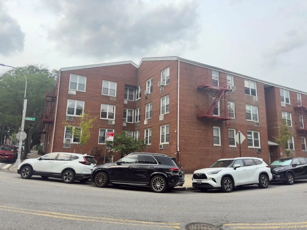 134-05 Dahlia Avenue # 1fl, Flushing