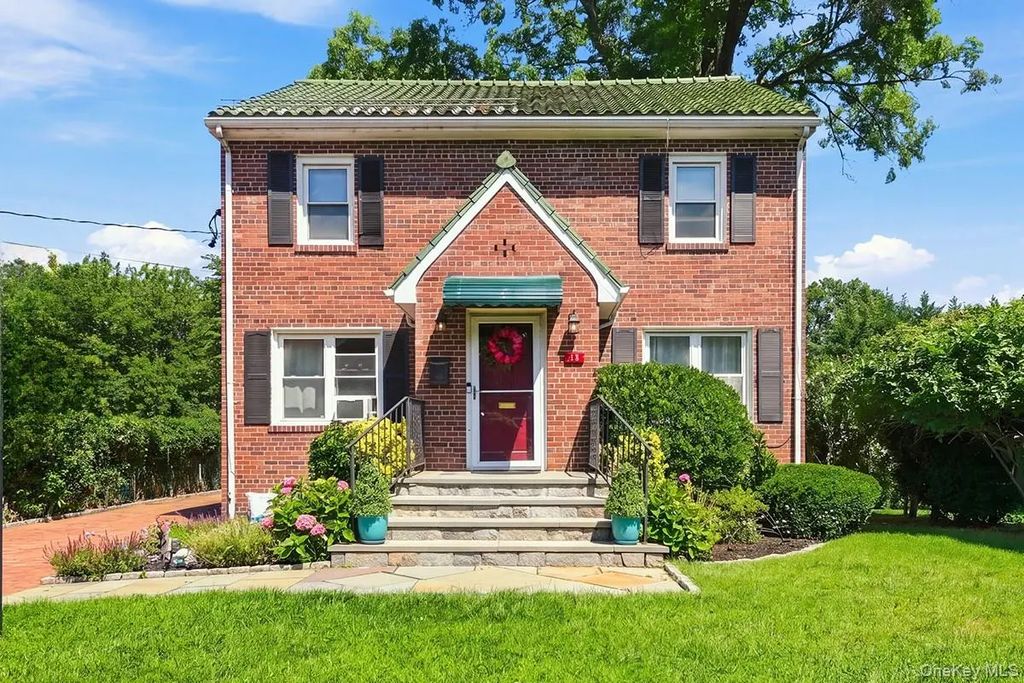 34 Keats Avenue, Hartsdale