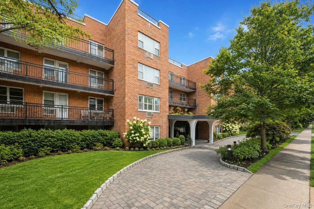 25 Chapel Place # 3h, Great Neck