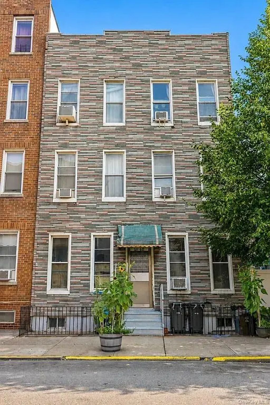 10-47 47th Avenue, Long Island City