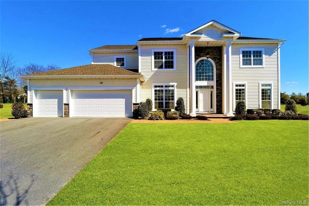 29 Hamlet Woods Drive, Saint James