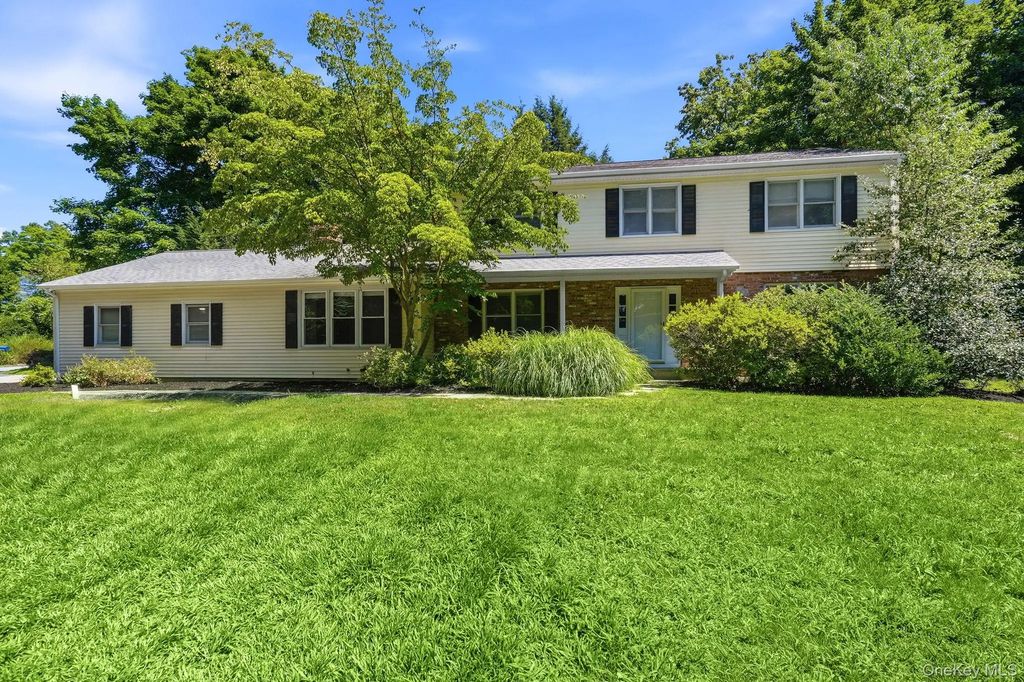 5 Hampton Place, Katonah