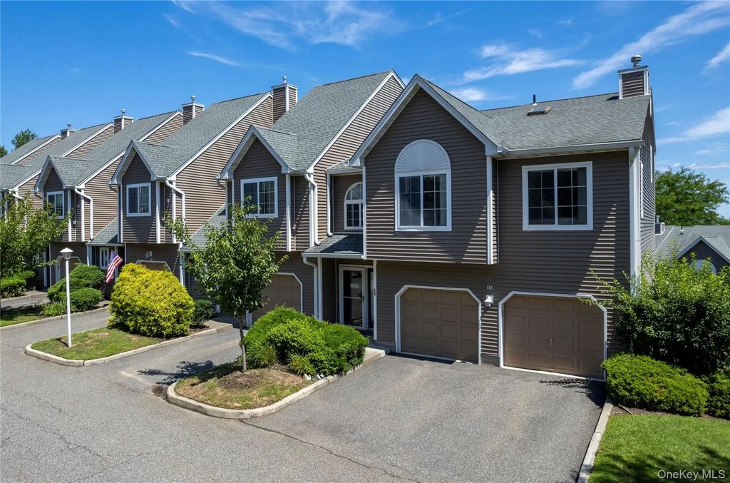 45 Eagle Ridge Way, Nanuet