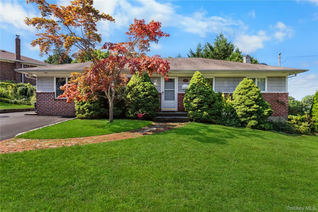23 Charmian Street, Huntington Station