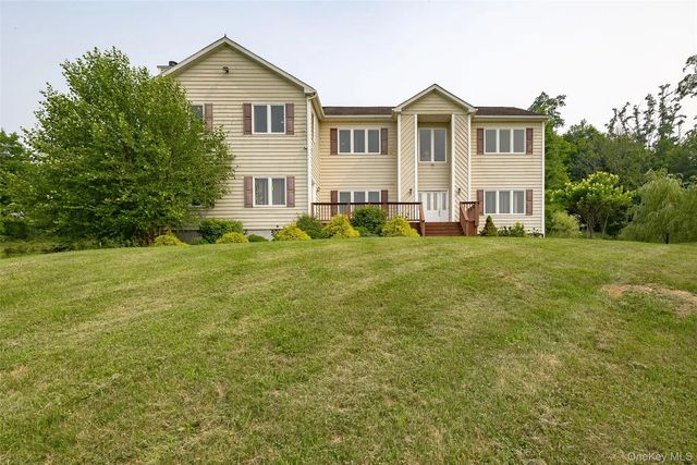 192 E Hook Road, Hopewell Junction