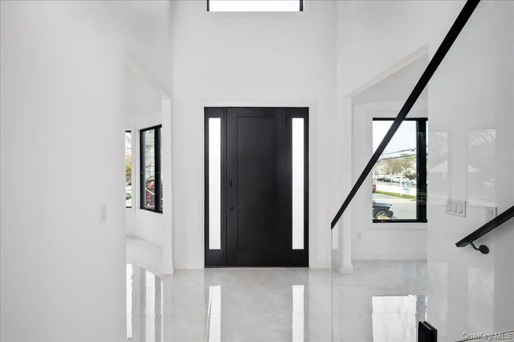 544 Arlington Road, Cedarhurst