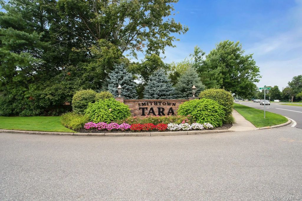 121 Scarlett Drive, Commack