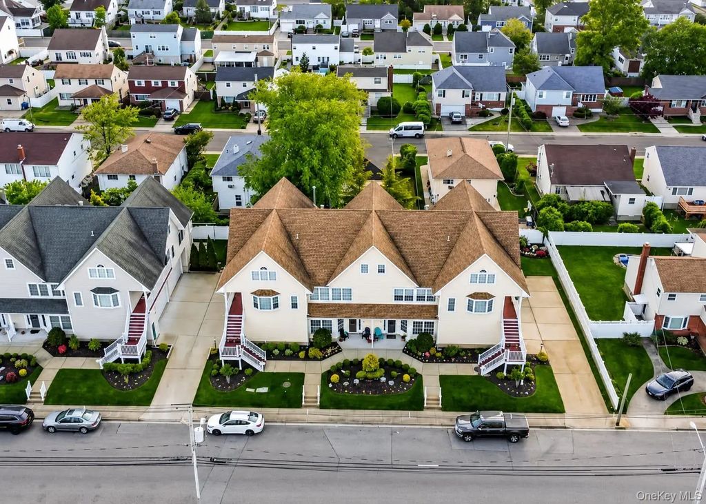 226 Westside Avenue # B, Freeport
