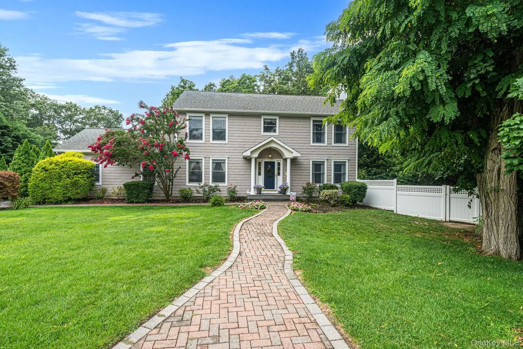 8 Old Orchard Court, Rocky Point