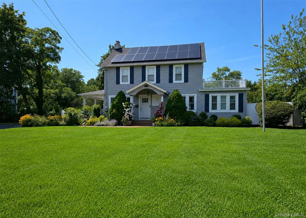 9 Ocean Avenue, Amityville